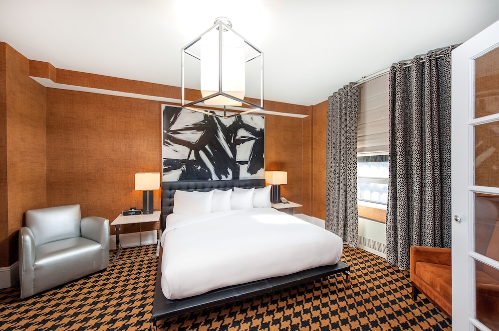 Junior Suite, 1 King Bed with Sofa bed