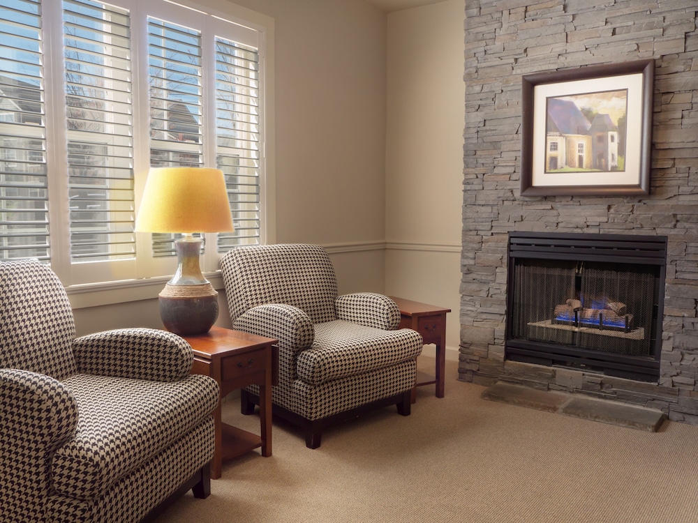 King Fireplace Suite