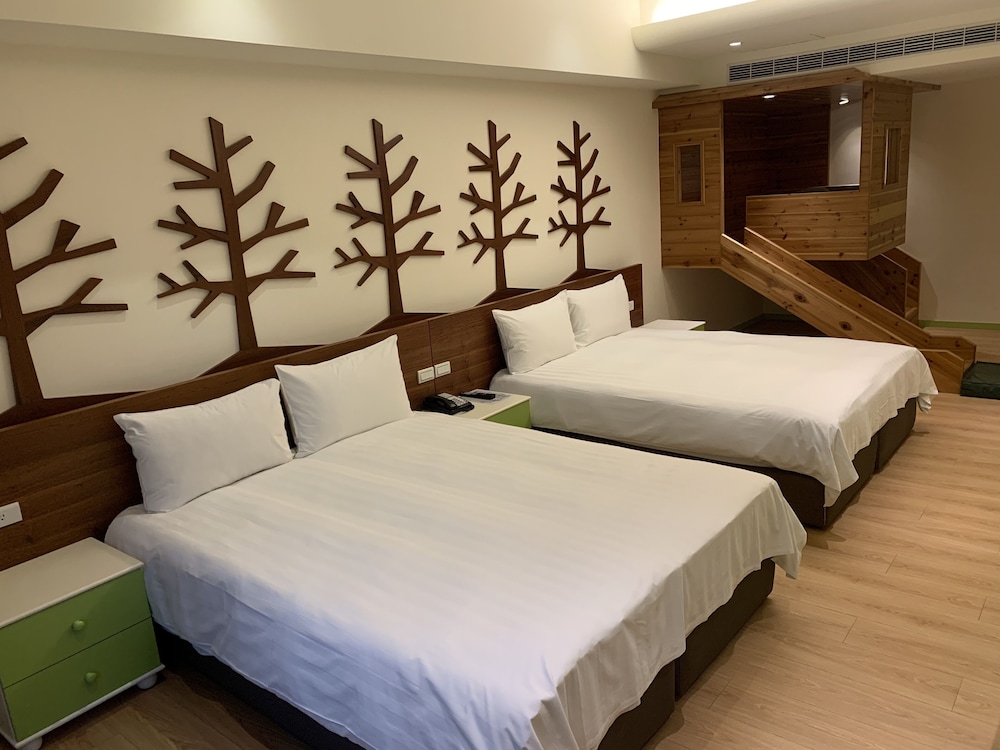 Children TreeHouse Family Room photo 3