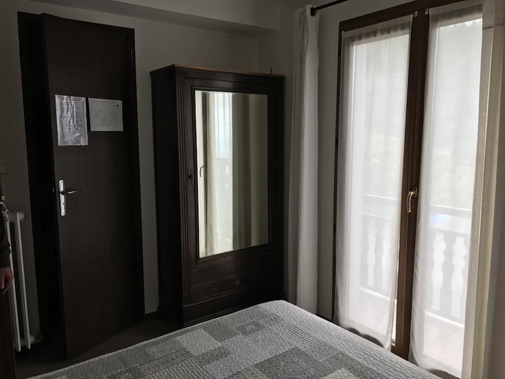 Double or Twin Room - Photo 1