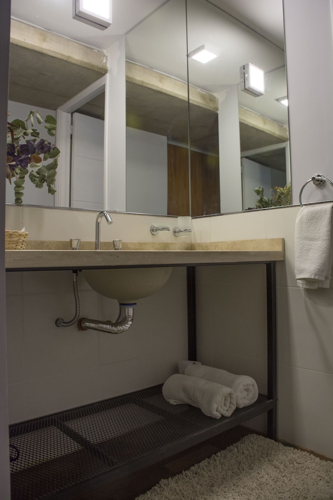 Family Room, Private Bathroom photo 2