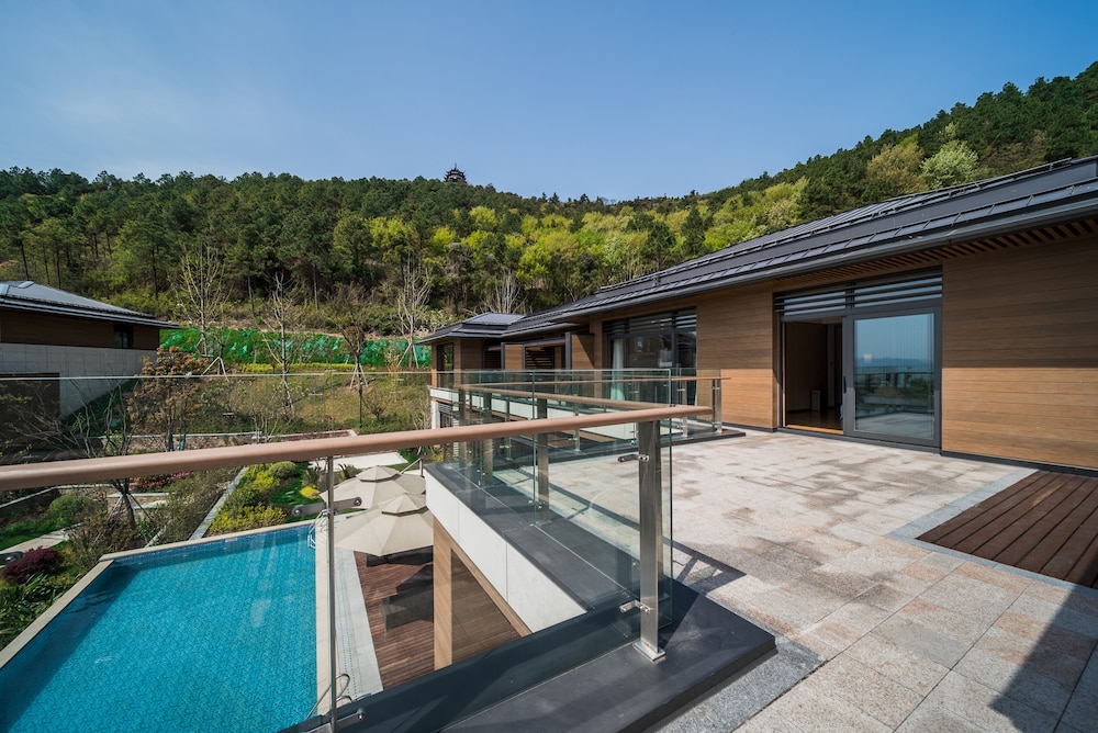 Luxury House, 4 Bedrooms, Terrace, Mountainside