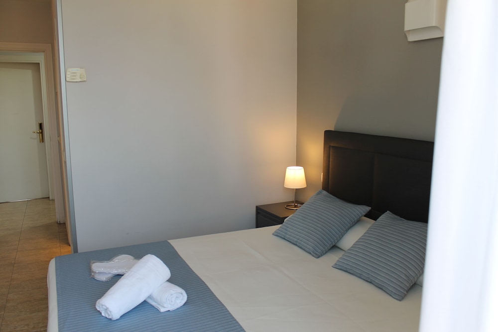 Double Room - Photo 12