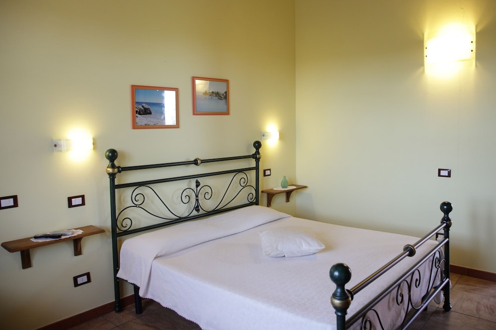 Standard Double Room, Garden View photo 2