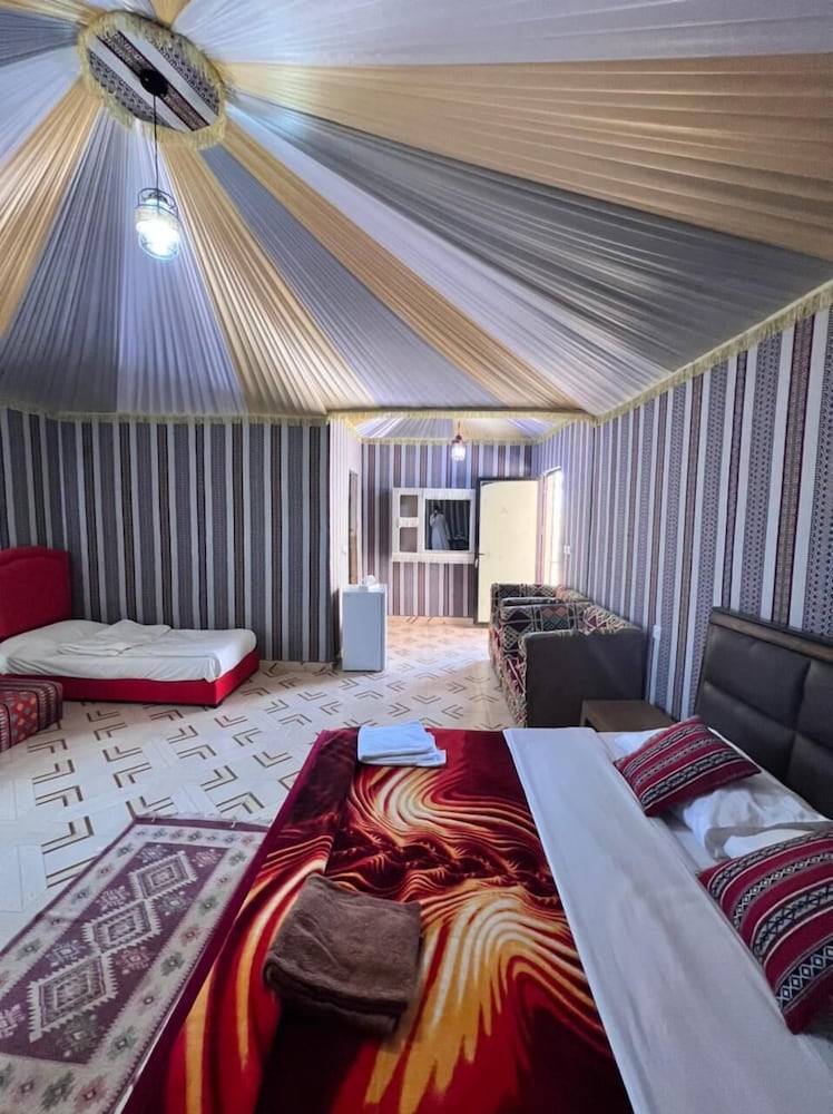 King Suite Tent photo 2