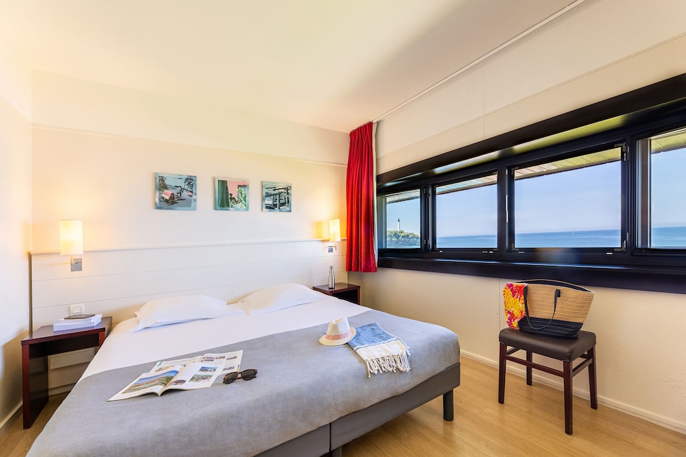 Room, 2 Bedrooms, Sea View photo 2