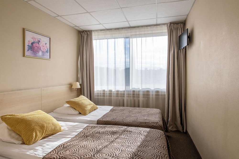 Standard Twin Room - Photo 2