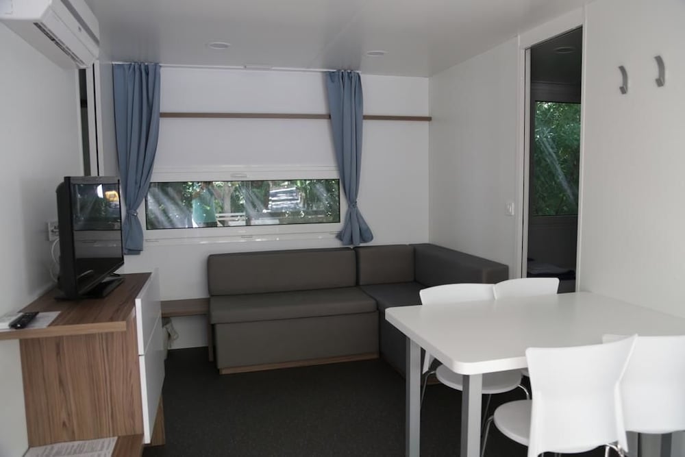 Luxury Mobile Home, 2 Bedrooms
