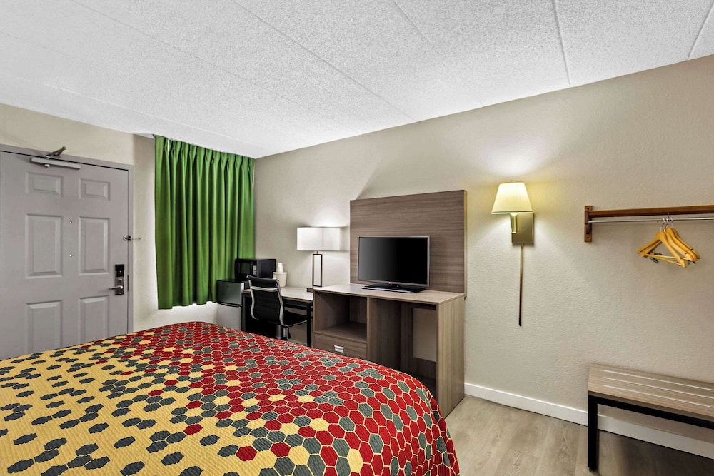 Econo Lodge Willowbrook, Photo 4