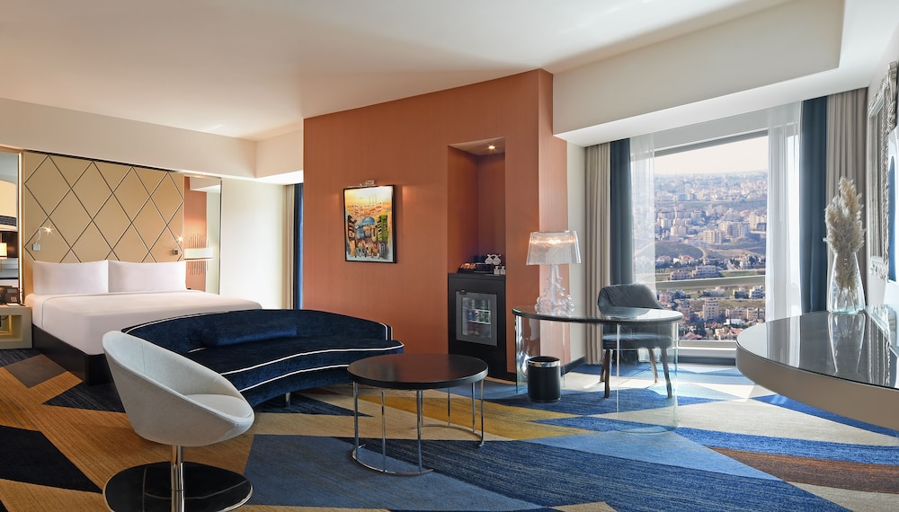Junior Suite, 1 King Bed - Photo 1