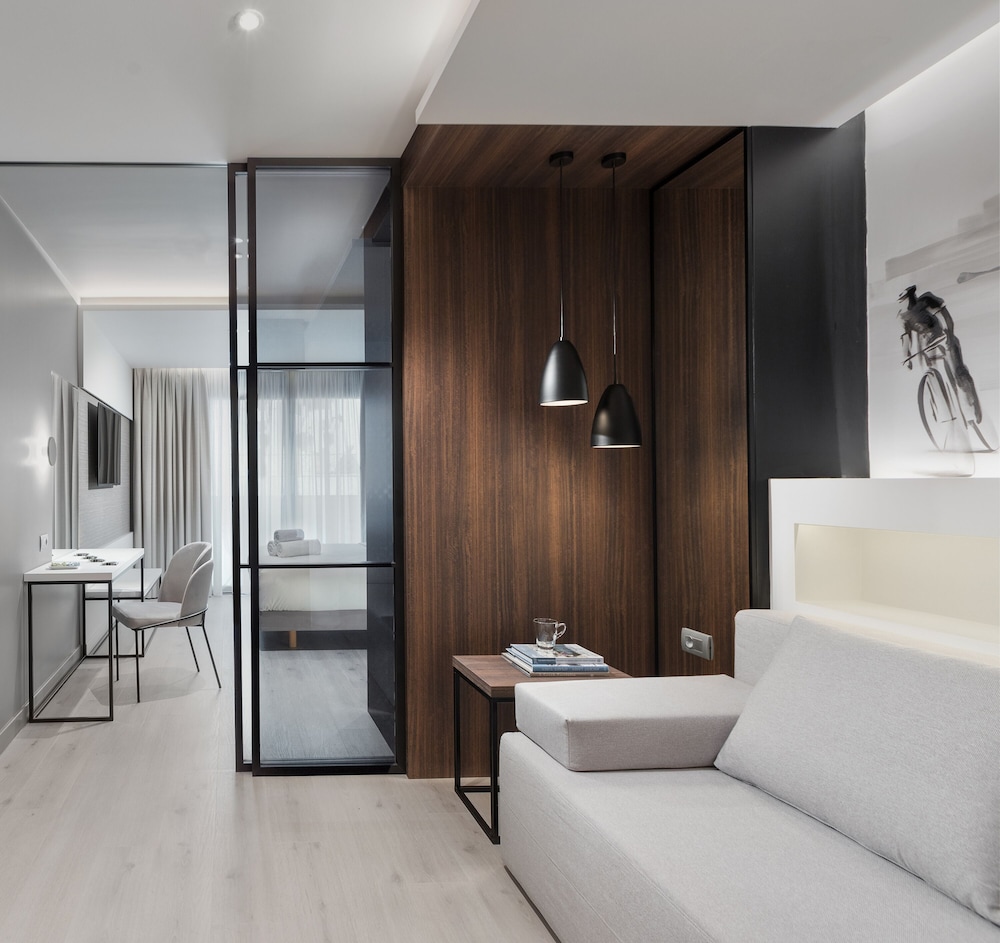Signature Suite