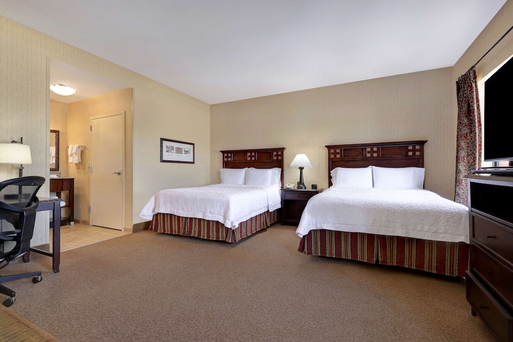 Studio, 2 Queen Beds, Accessible (Roll-In Shower. Mobility & Hearing)