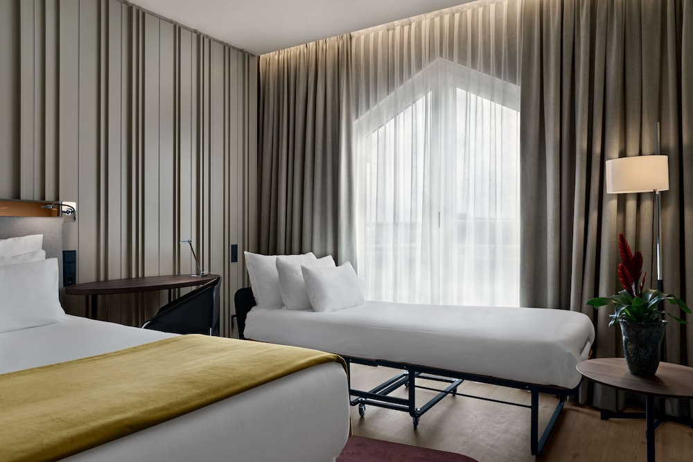 Premium Room (Extra Bed 3 adults) - Photo 2