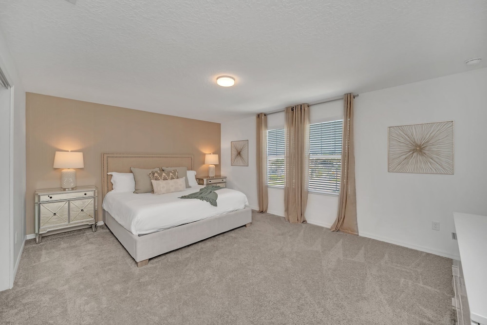 House (Multiple Bedrooms)