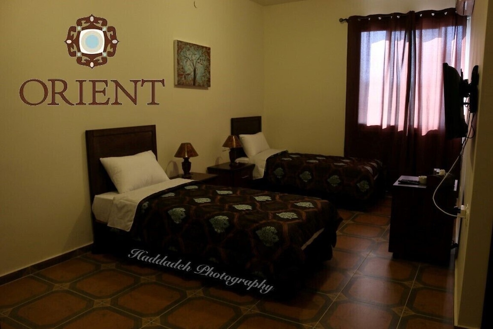 Classic Single Room, 2 Twin Beds, City View photo 1