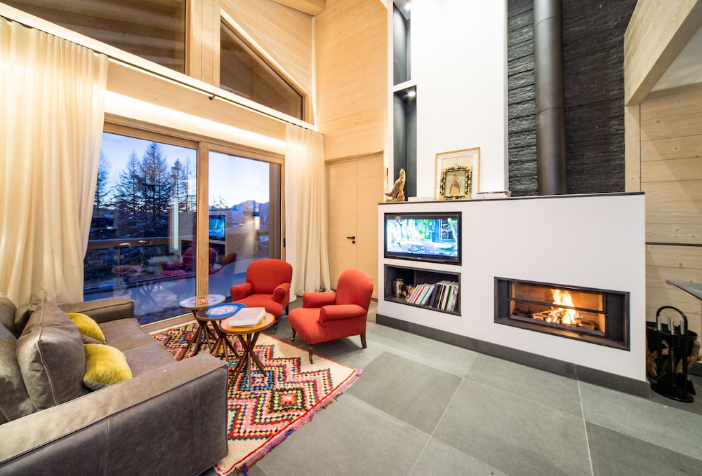 Deluxe Chalet, 2 Bedrooms, Terrace (Bellalui) photo 3