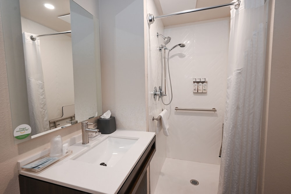 Holiday Inn Cleveland-Mayfield by IHG, Photo 2