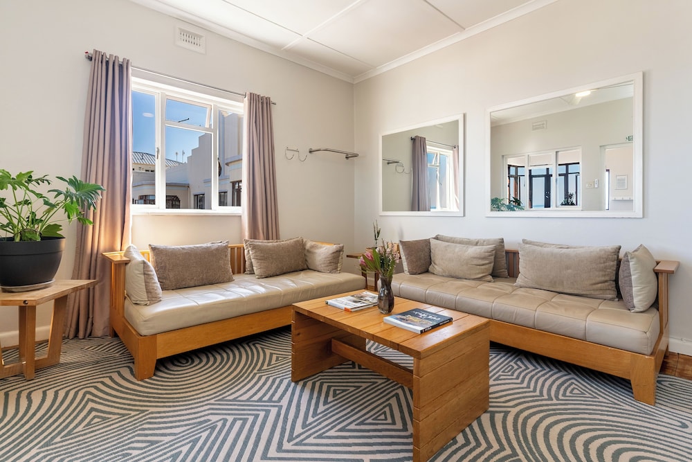 Tidal Pool- Traditional Family 2 Bedroom photo 2