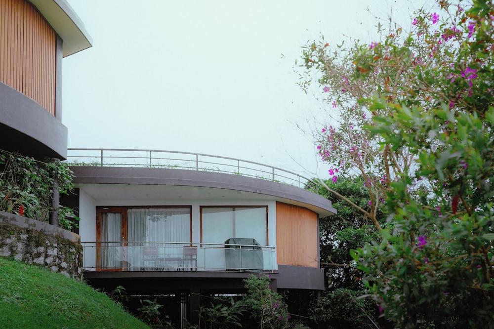 Sunset View Cottage with Jacuzzi - Photo 17