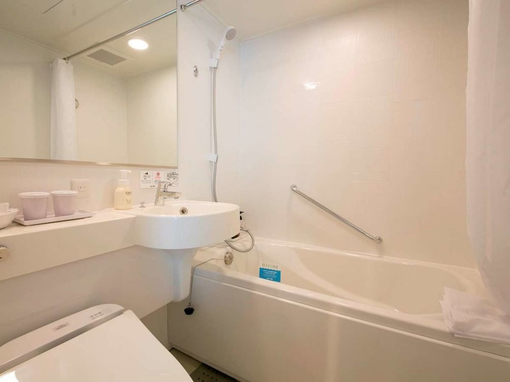 Premium Twin Room, Non Smoking - Photo 4