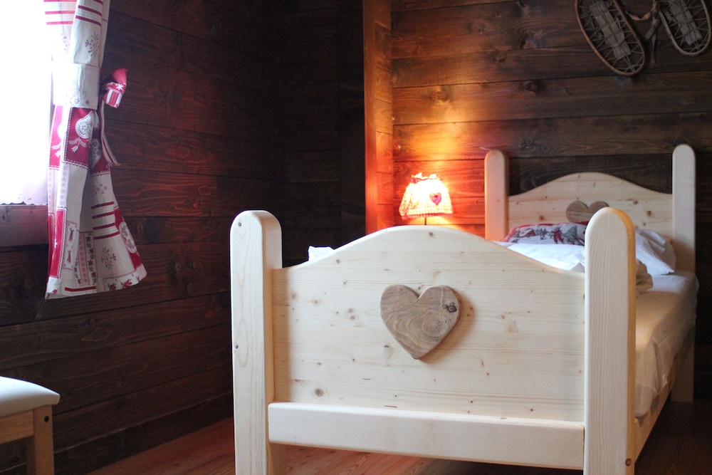 Basic Twin Room photo 1
