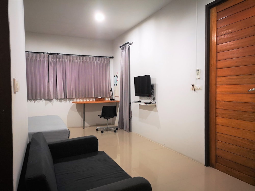 Superior Double Room, 1 King Bed with Sofa bed, Non Smoking photo 3