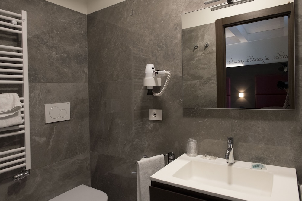 Superior Double or Twin Room photo 3