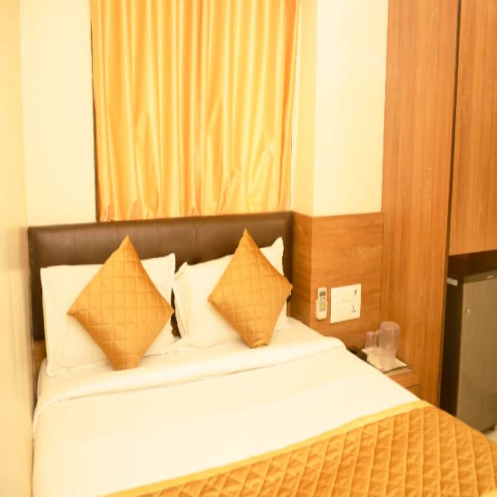 Deluxe Double Room - Photo 10