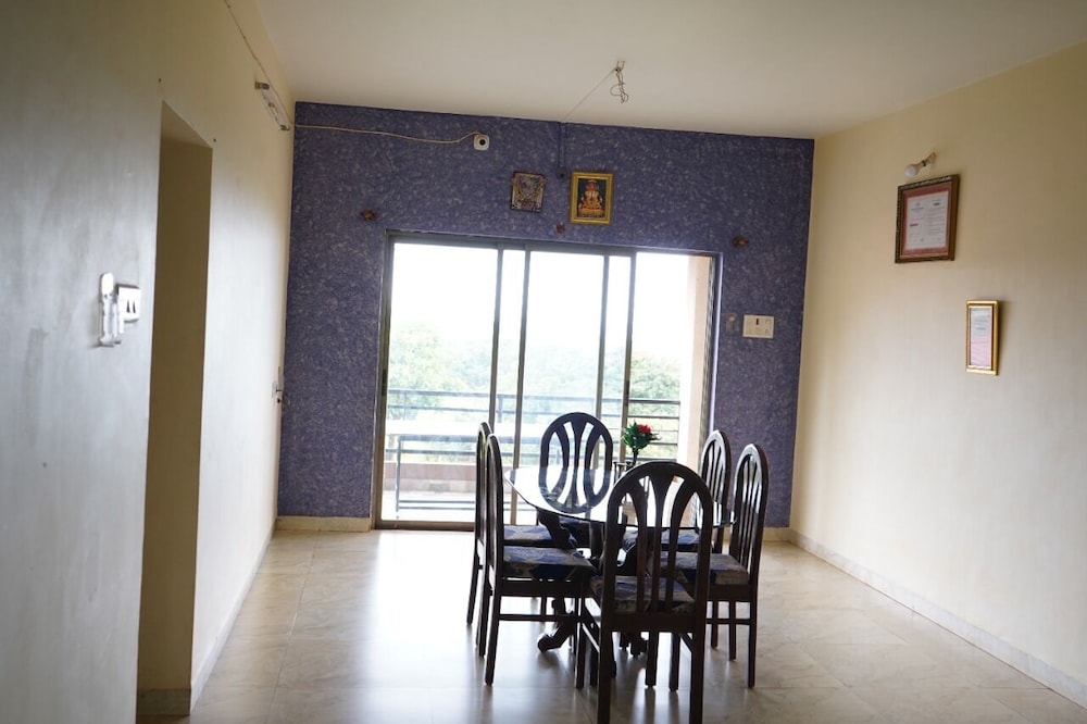 Deluxe Room - Photo 2