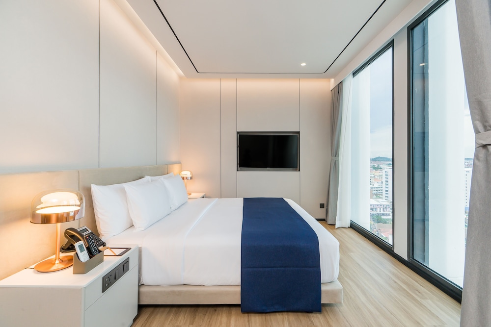 Premier Double Room, City View - Photo 6