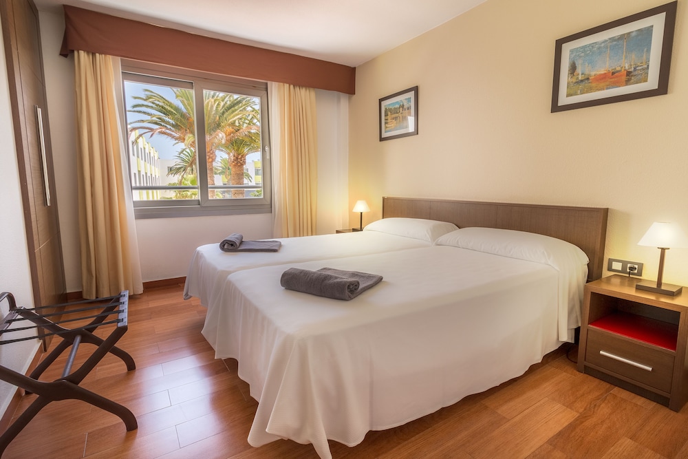 Premium Room (2 adults and 1 child)