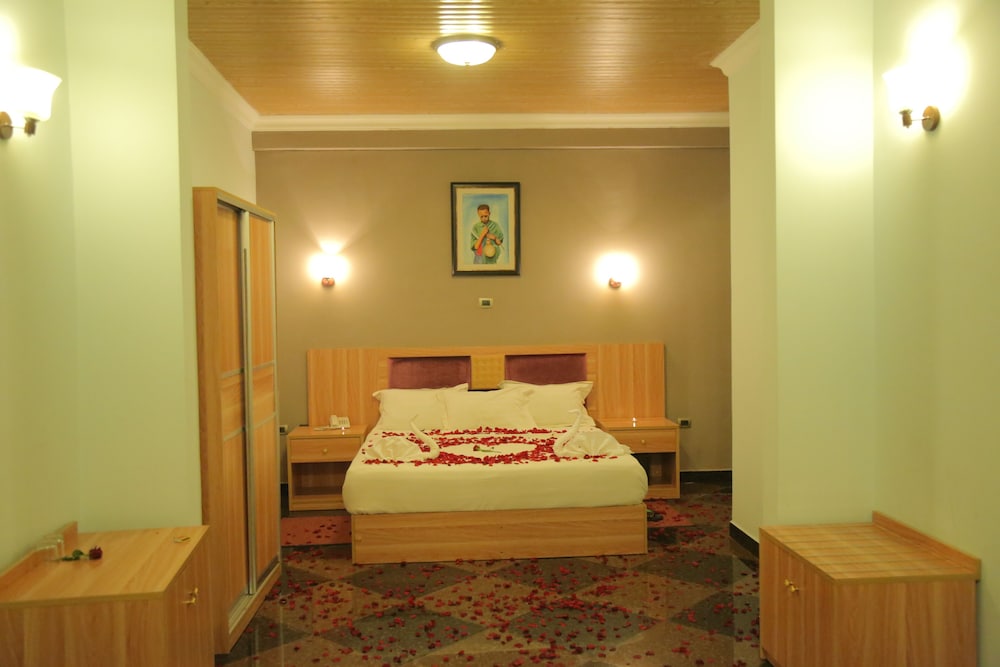 Deluxe Studio Suite photo 3