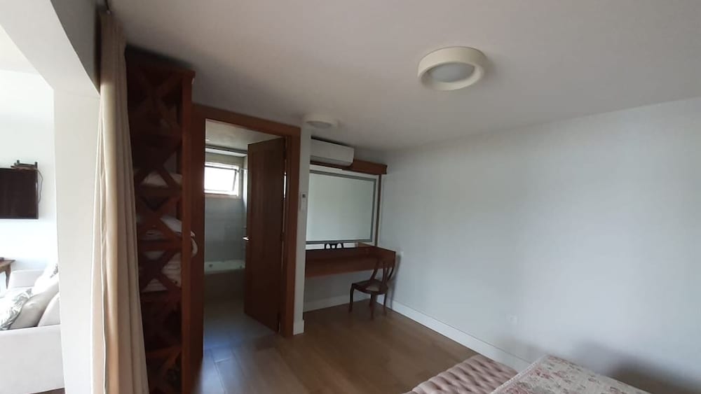 Romantic Chalet, Lake View photo 3