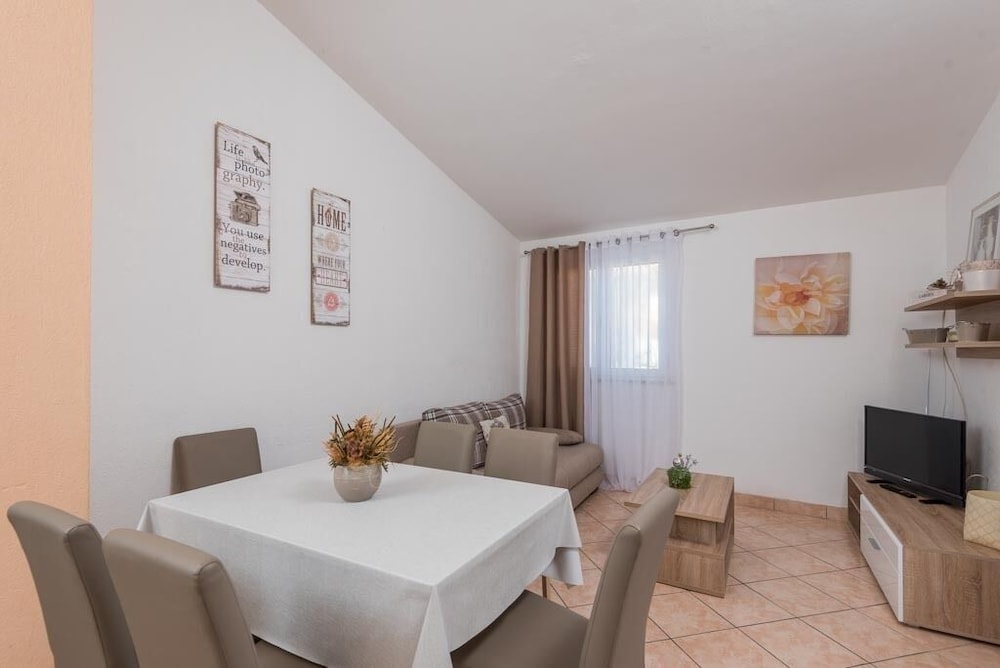 Apartment, 2 Bedrooms, Terrace, Sea View photo 3