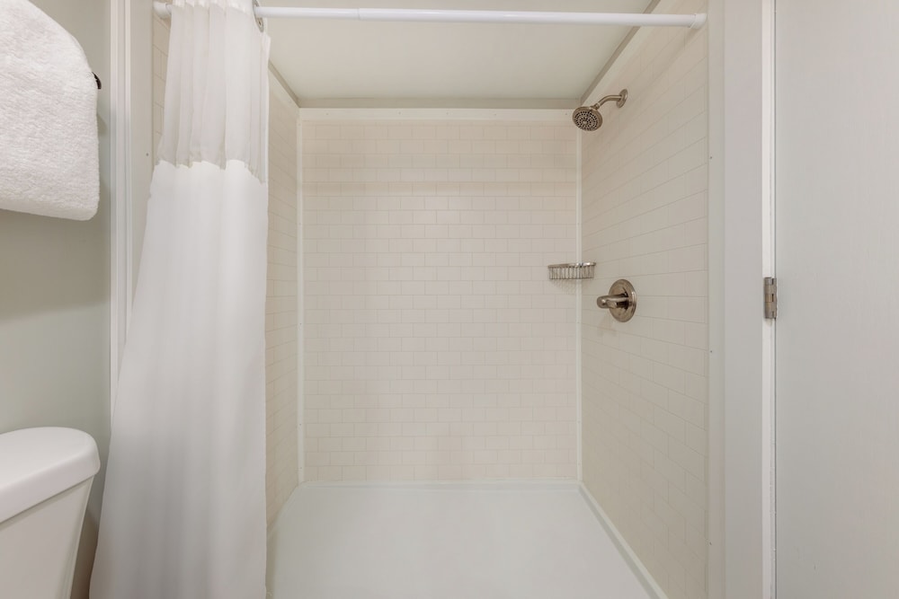 Two Bedroom Suite - Photo 10