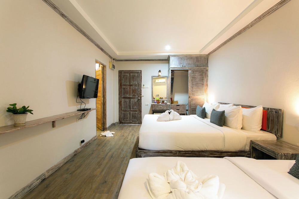 Economy Triple Room - Photo 2
