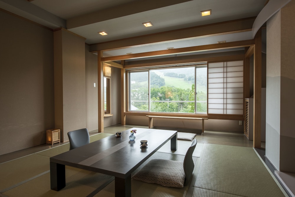 Japanese Style Room with 10 Tatami-mats, Deluxe Building Saison Court photo 1