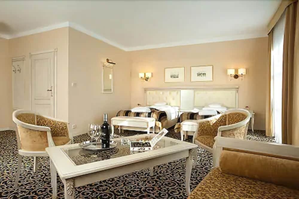 Deluxe Double or Twin Room, 1 Bedroom (Building A, No AC) photo 3