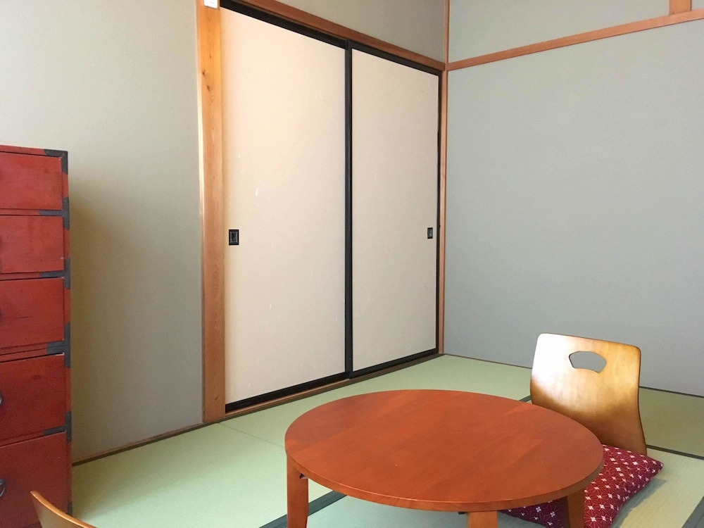 Private Traditional Japanese Style Room 2A, Shared Bathroom photo 2