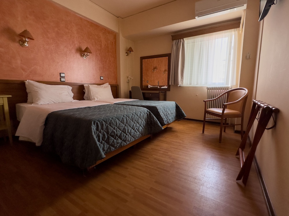Double or Twin Room - Photo 13