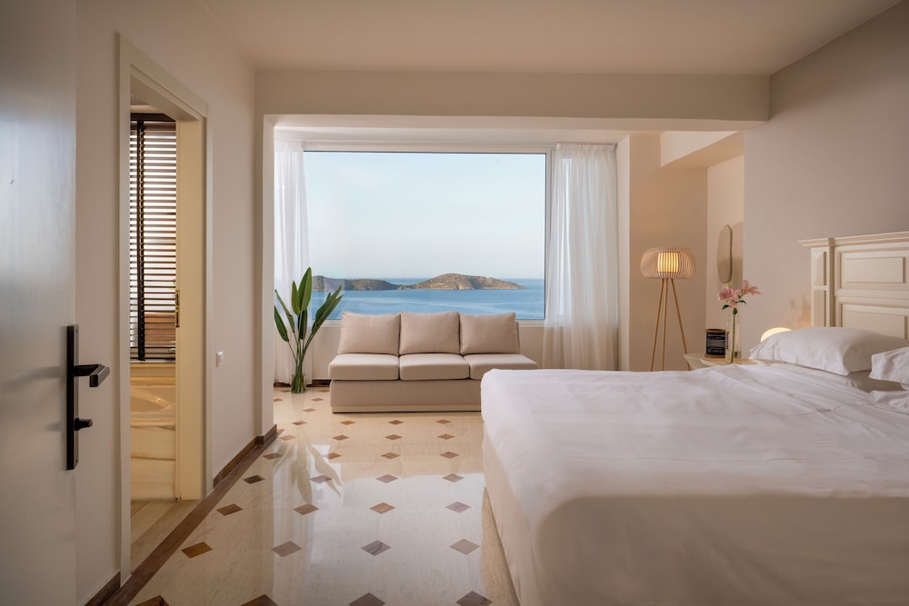 Three Bedroom Prestige Villa, Private Pool, Sea View photo 3