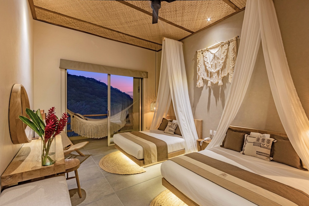 Deluxe Room - Photo 1