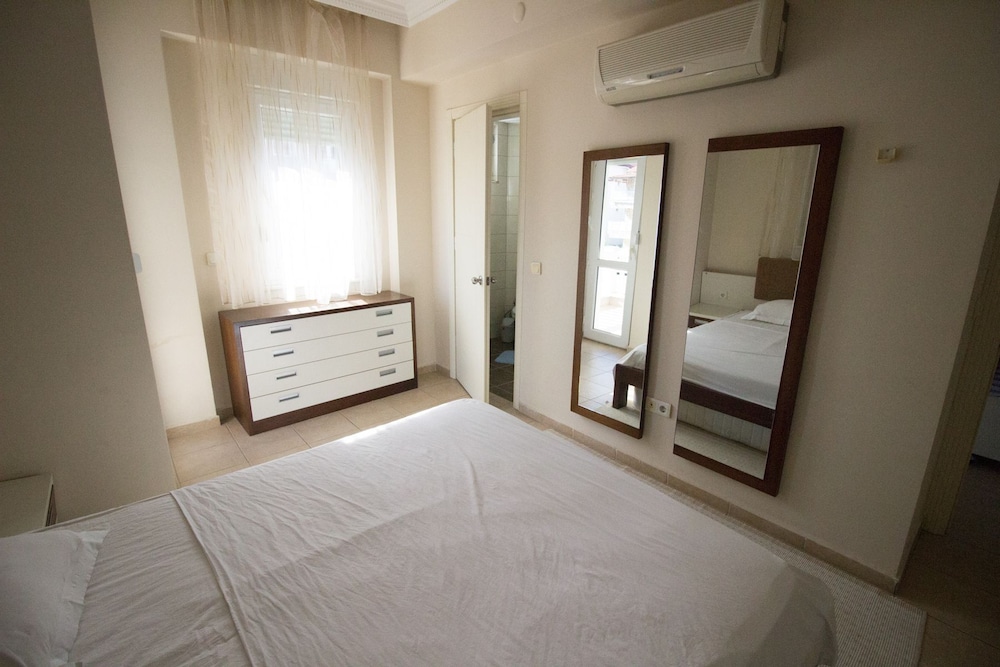 Apartment photo 1
