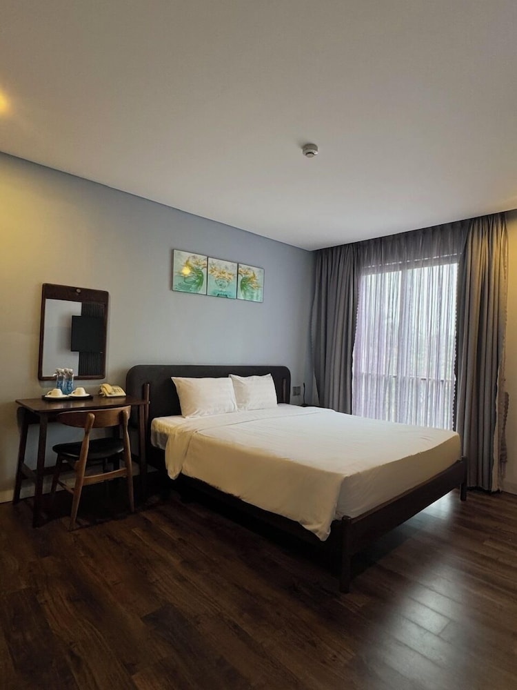 Deluxe Studio, Pool Access
