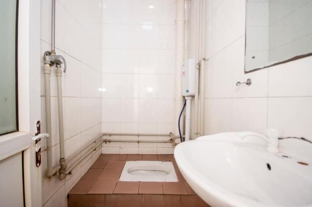 Comfort Triple Room ( Squat Toilet) photo 1