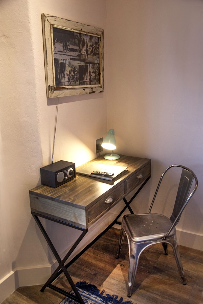 Room (11) photo 1