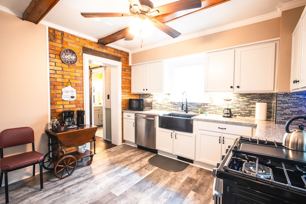 Premium Bungalow photo 2