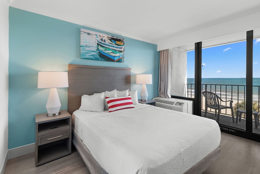 Schooner Oceanfront Deluxe Junior Cabana Suite - Photo 1