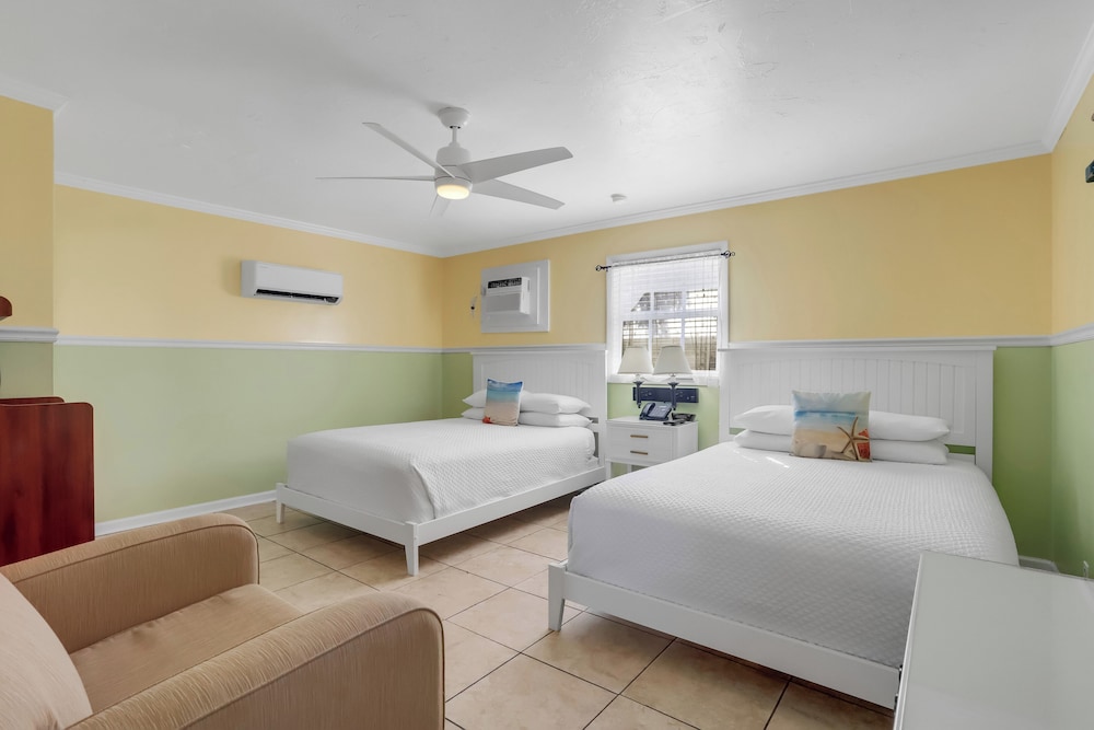 Two Queen Beds Second Floor (Not Pet Friendly)
