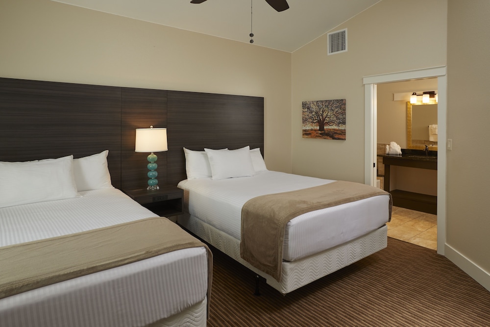 Deluxe Room, 2 Queen Beds